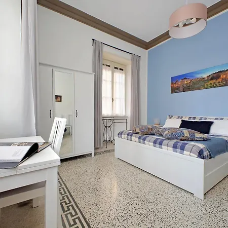 Casa Giuliana -3br 2bath Flat, 116 M2 On One Level, 2nd Floor With Lift Of Historic Mansion, Comfortable, Relaxing And Chic, 600 Meters From Vatican Museums And Ottaviano Metro, 24 Hour 360 Degrees 4 Language Support