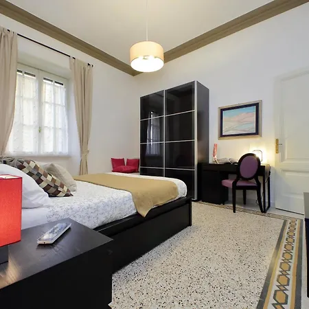 Casa Giuliana -3br 2bath Flat, 116 M2 On One Level, 2nd Floor With Lift Of Historic Mansion, Comfortable, Relaxing And Chic, 600 Meters From Vatican Museums And Ottaviano Metro, 24 Hour 360 Degrees 4 Language Support Apartment *