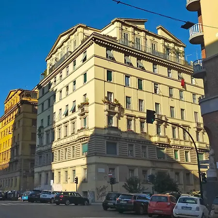 Casa Giuliana -3br 2bath Flat, 116 M2 On One Level, 2nd Floor With Lift, High Comfort, Quite, Chic, Doorman, 600 Meters From Vatican Museums And Ottaviano Metro, Plenty Of District Facilities, Welcome Drinks & Local Guide, 24 Hour 4 Language Su * Рим