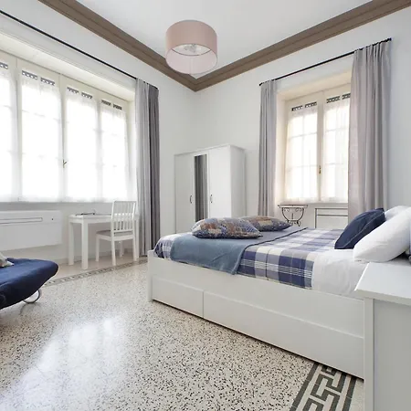 Casa Giuliana -3br 2bath Flat, 116 M2 On One Level, 2nd Floor With Lift, High Comfort, Quite, Chic, Doorman, 600 Meters From Vatican Museums And Ottaviano Metro, Plenty Of District Facilities, Welcome Drinks & Local Guide, 24 Hour 4 Language Su