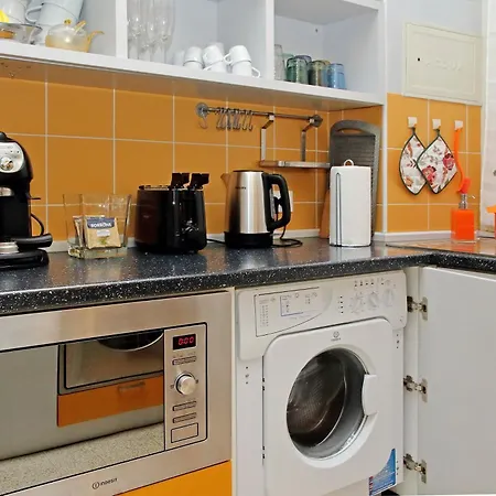 Casa Giuliana -3br 2bath Flat, 116 M2 On One Level, 2nd Floor With Lift, High Comfort, Quite, Chic, Doorman, 600 Meters From Vatican Museums And Ottaviano Metro, Plenty Of District Facilities, Welcome Drinks & Local Guide, 24 Hour 4 Language Su * Рим