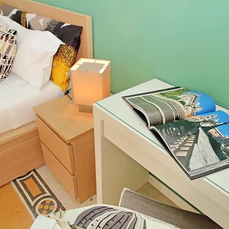 Casa Giuliana -3br 2bath Flat, 116 M2 On One Level, 2nd Floor With Lift, High Comfort, Quite, Chic, Doorman, 600 Meters From Vatican Museums And Ottaviano Metro, Plenty Of District Facilities, Welcome Drinks & Local Guide, 24 Hour 4 Language Su Рим
