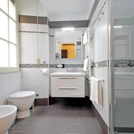 Casa Giuliana -3br 2bath Flat, 116 M2 On One Level, 2nd Floor With Lift, High Comfort, Quite, Chic, Doorman, 600 Meters From Vatican Museums And Ottaviano Metro, Plenty Of District Facilities, Welcome Drinks & Local Guide, 24 Hour 4 Language Su *