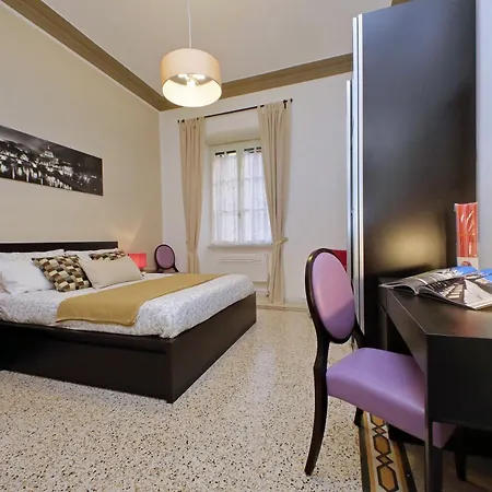 Casa Giuliana -3br 2bath Flat, 116 M2 On One Level, 2nd Floor With Lift, High Comfort, Quite, Chic, Doorman, 600 Meters From Vatican Museums And Ottaviano Metro, Plenty Of District Facilities, Welcome Drinks & Local Guide, 24 Hour 4 Language Su Lägenhet Rom
