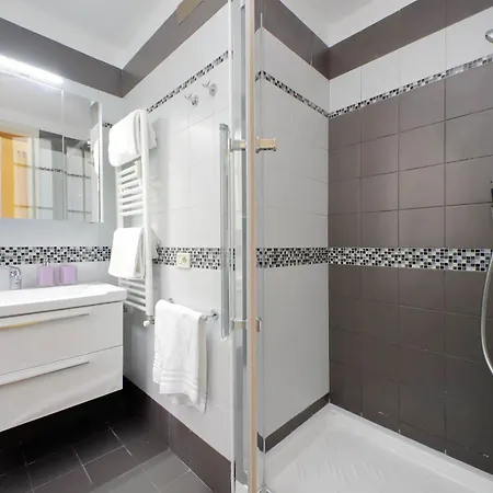 Casa Giuliana -3br 2bath Flat, 116 M2 On One Level, 2nd Floor With Lift, High Comfort, Quite, Chic, Doorman, 600 Meters From Vatican Museums And Ottaviano Metro, Plenty Of District Facilities, Welcome Drinks & Local Guide, 24 Hour 4 Language Su